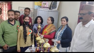 Photo of शिक्षा खंड चौपाल के 84 विद्यालय में केंद्रीय प्राथमिक पाठशाला ननाहर और देवत को बेस्ट एसएससी के खिताब से नवाजा